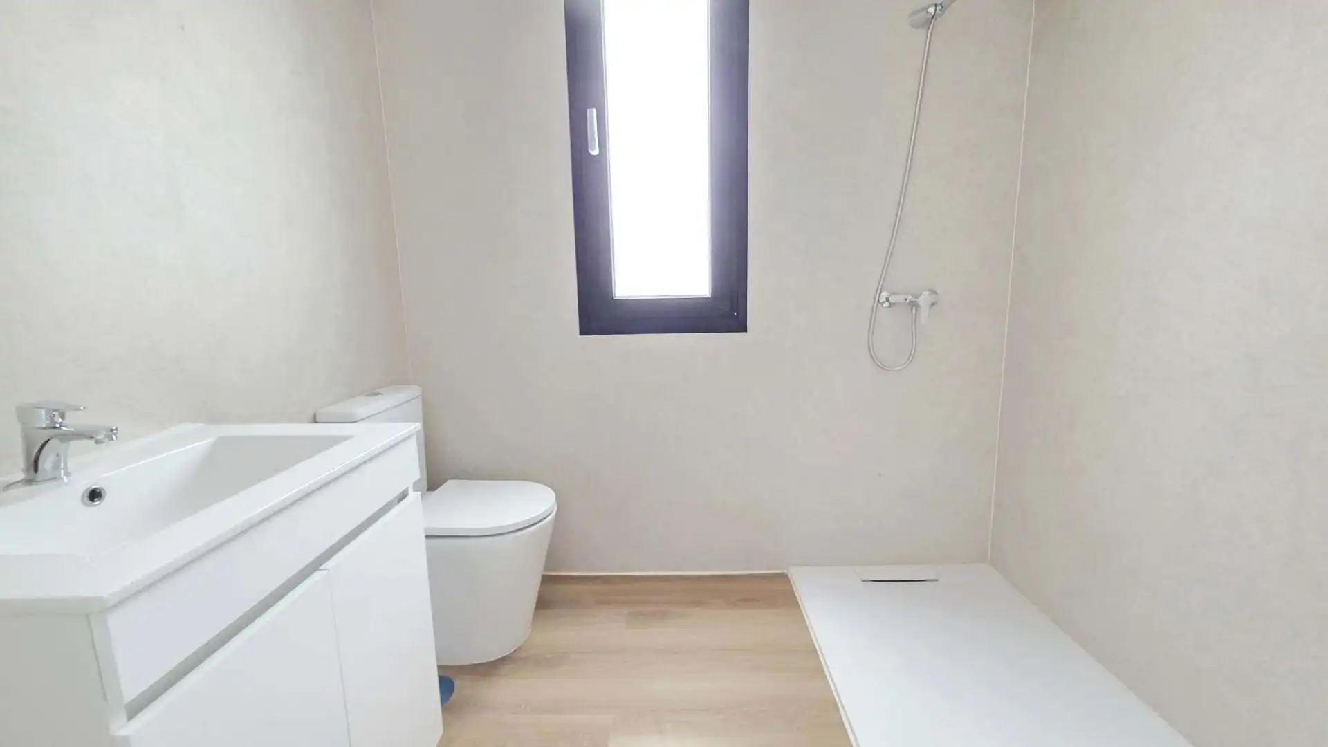 Piso con terraza en venta en Calle Juanito Valderrama, imagen 10