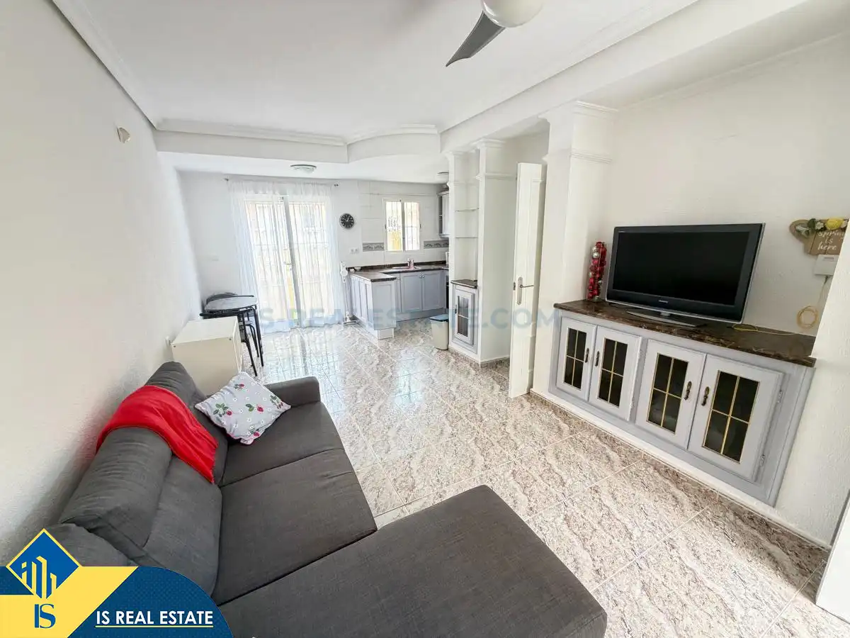 Sala d'estar de Casa o xalet en venda en Orihuela amb Calefacció, Moblat i Forn