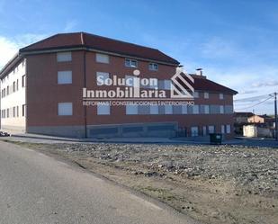 Vista exterior de Pis en venda en Almenara de Tormes