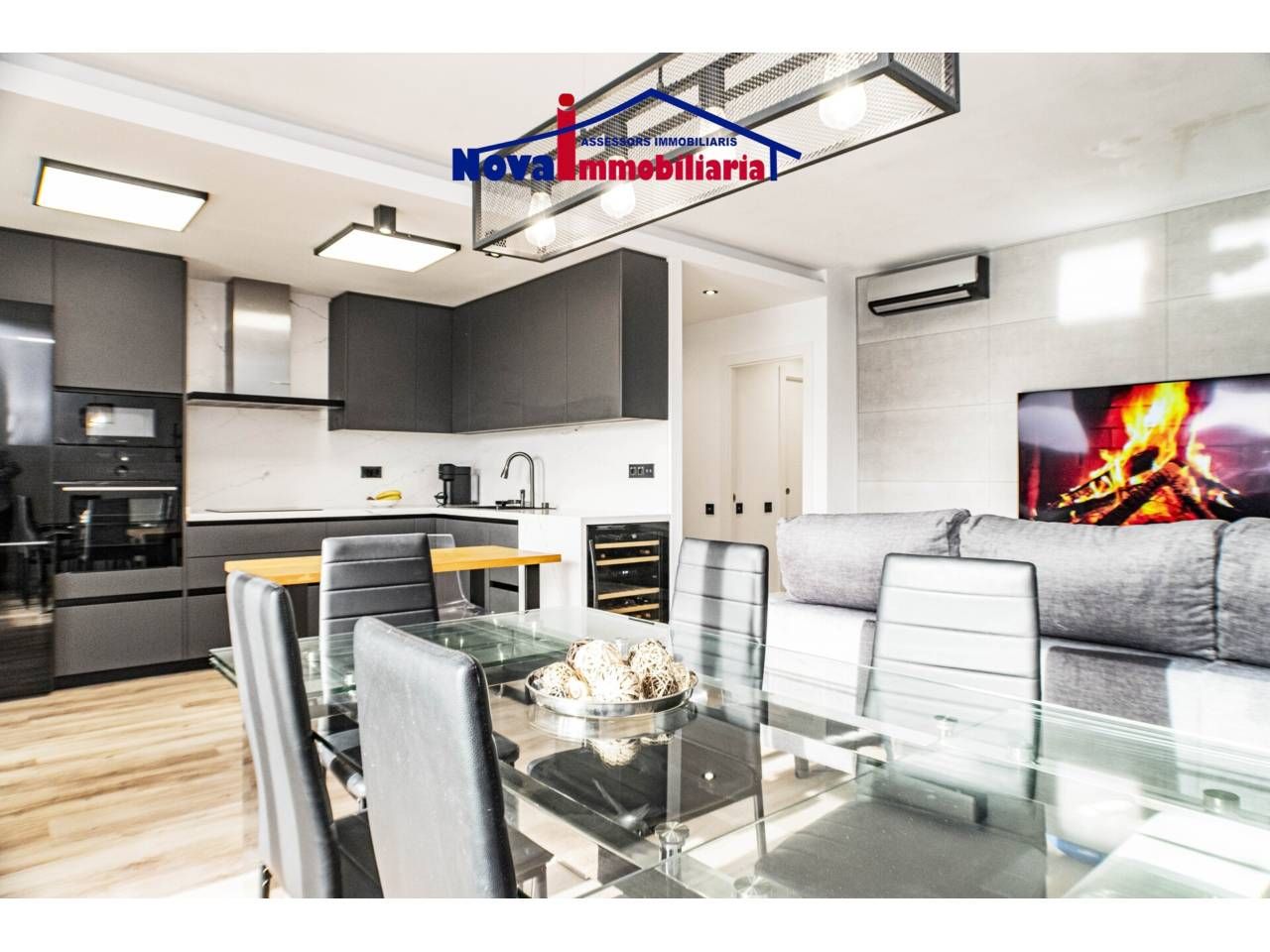 Sala de estar de Piso en venta en Viladecans con Aire acondicionado, Calefacción y Parquet