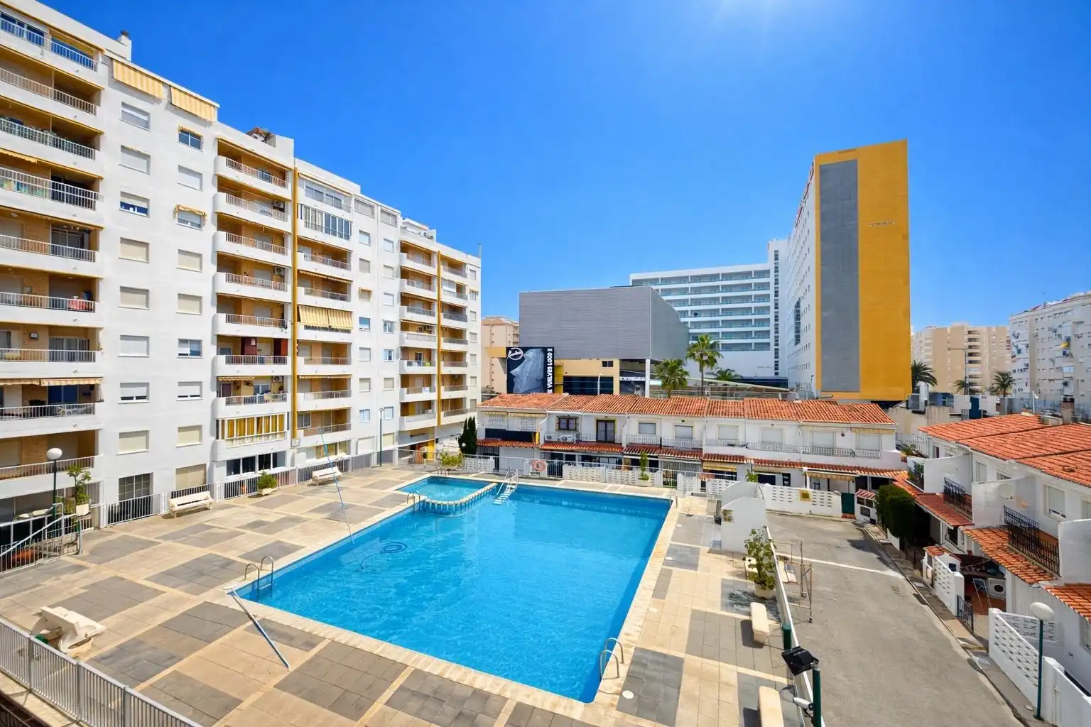 Piscina de Apartamento de alquiler en Playa de Gandia