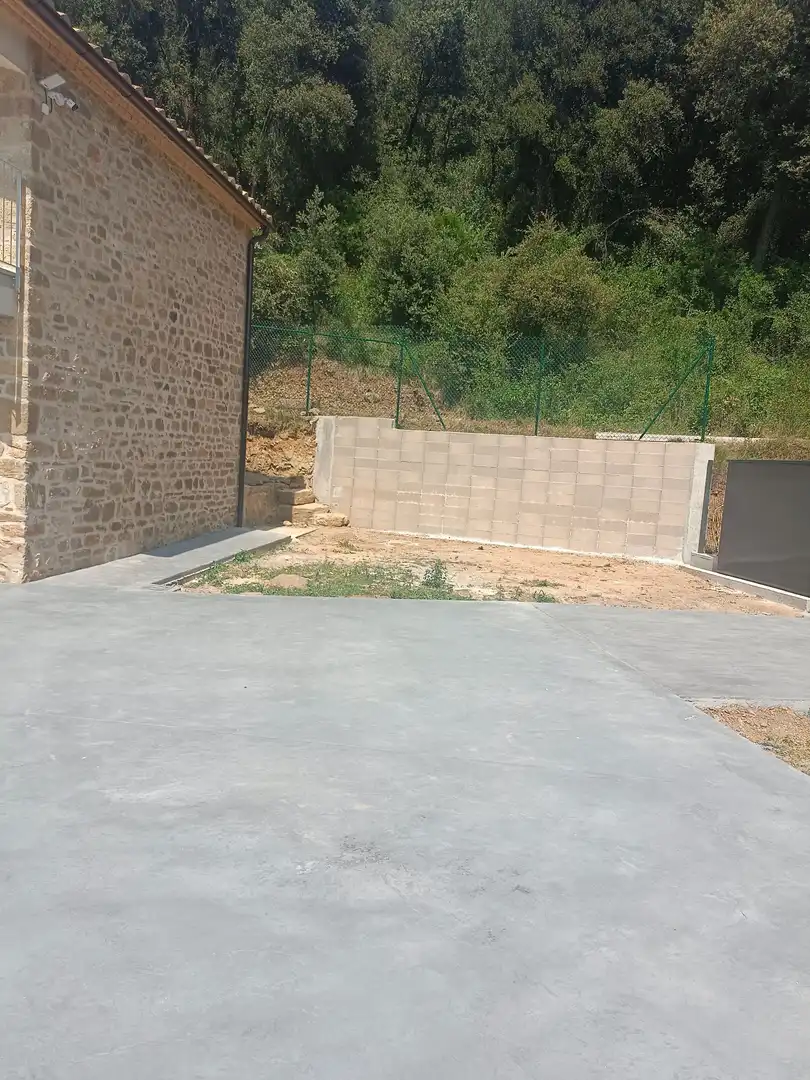 Aparcament de Casa o xalet de lloguer en Sant Aniol de Finestres amb Aire condicionat, Calefacció i Jardí privat