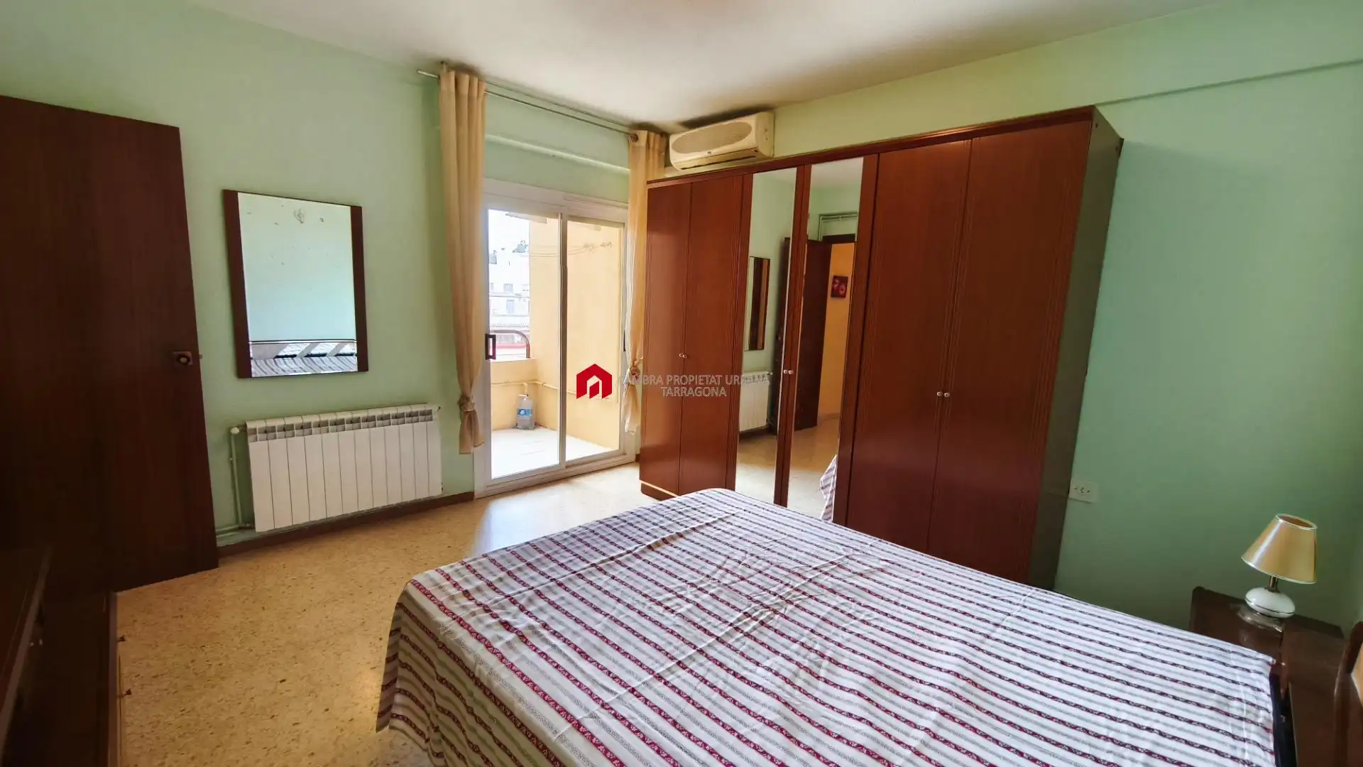 Schlafzimmer von Dachboden zum Verkauf in Tortosa mit Klimaanlage, Heizung und Terrasse