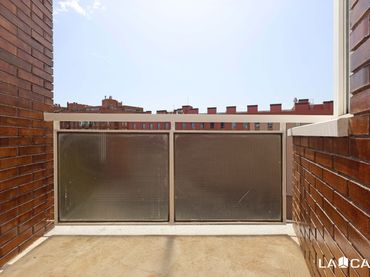 Ático con balcón en venta en Carrer del Portal de Santa Madrona
