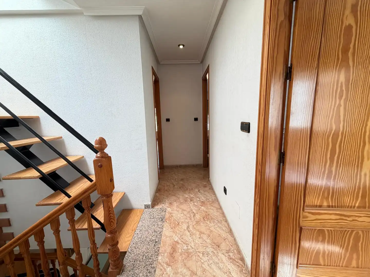 Houses for sale in Catral  with Air Conditioner, Terrace and Furnished