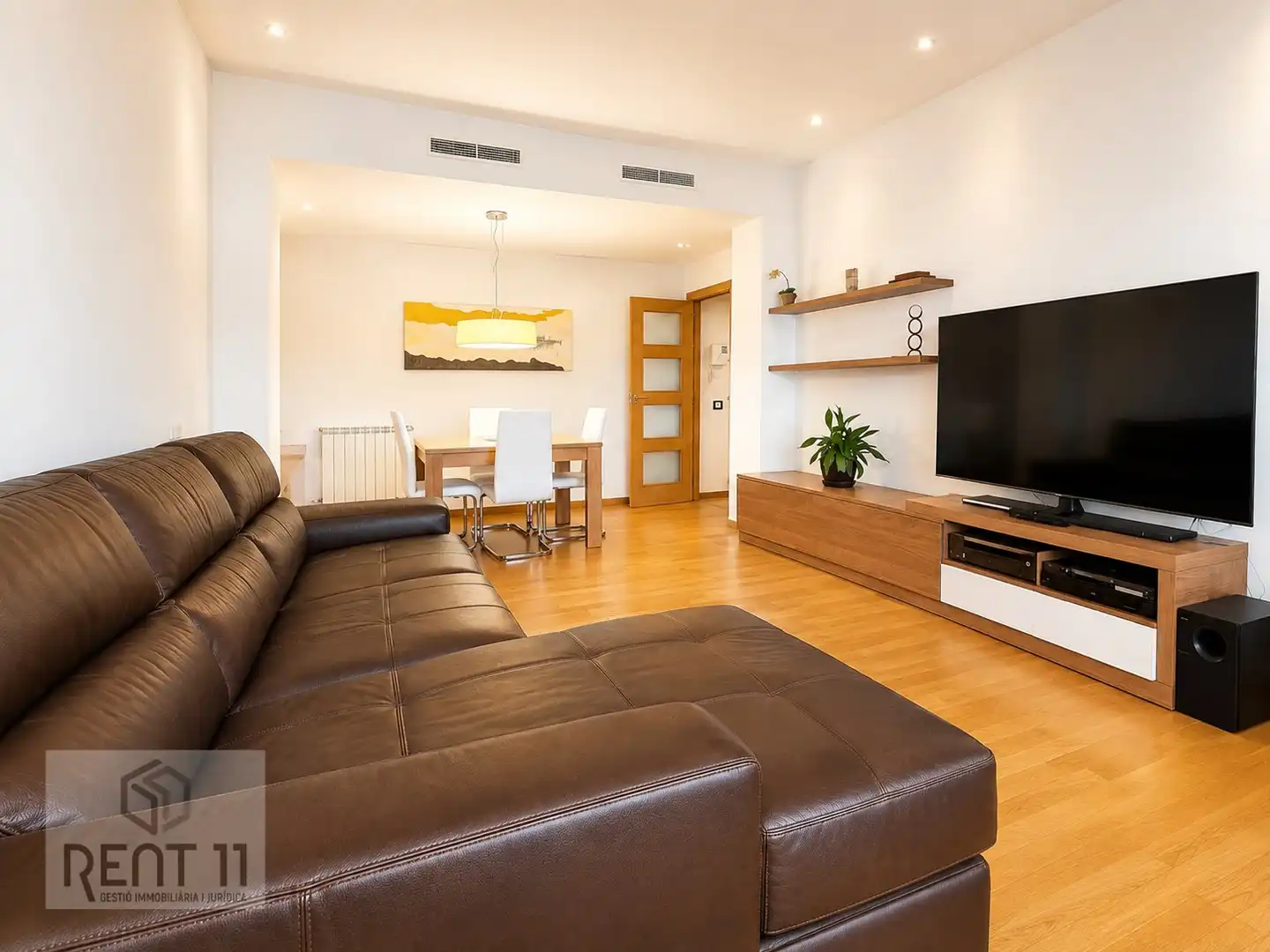 Living room of Flat for sale in Girona  with Air Conditioner, Heating and Terrace