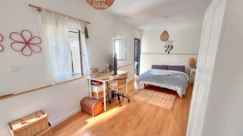 Dormitori de Finca rústica en venda en Vélez-Málaga amb Aire condicionat, Jardí privat i Terrassa