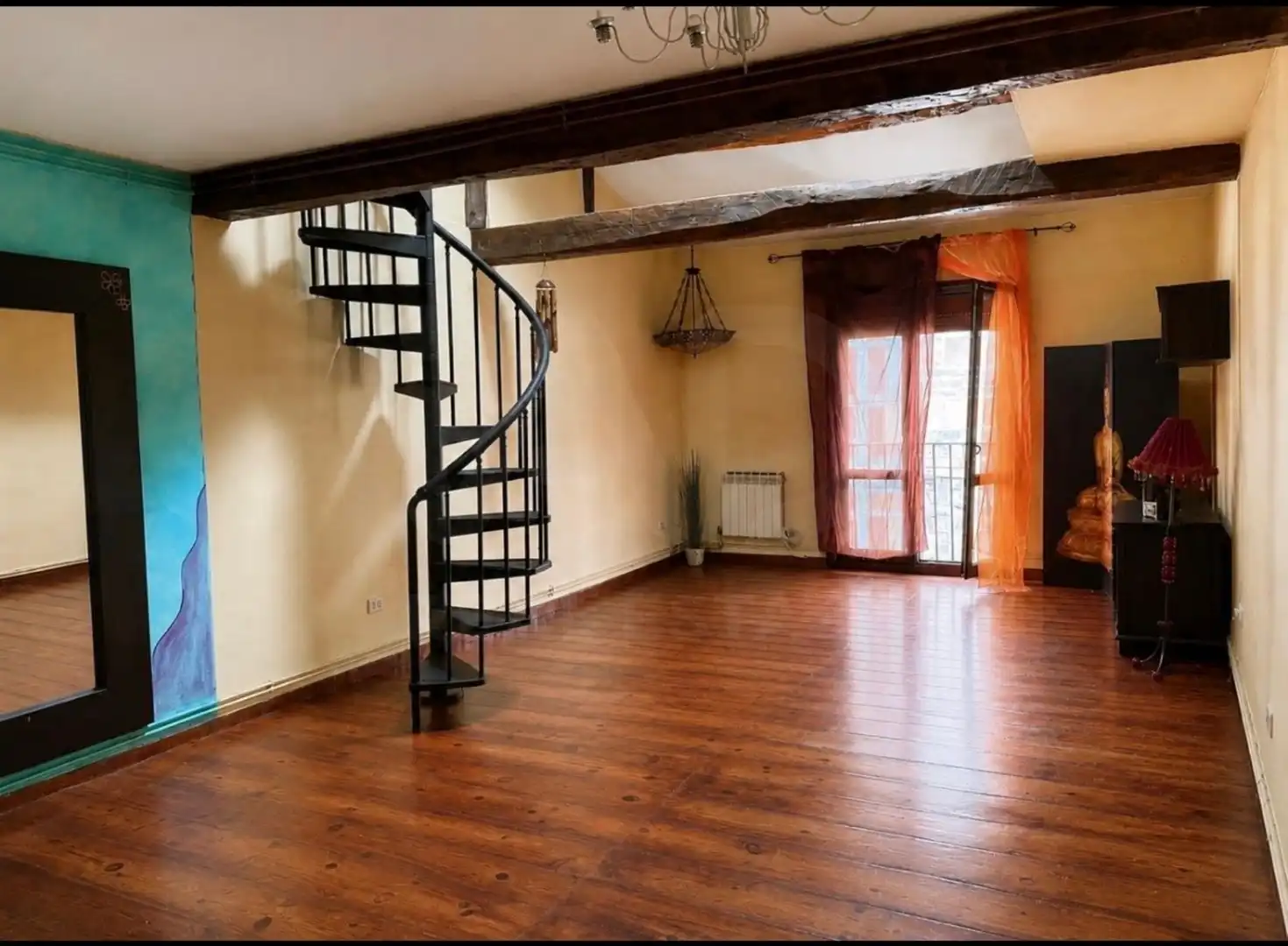 Sala d'estar de Dúplex en venda en Vitoria - Gasteiz amb Calefacció