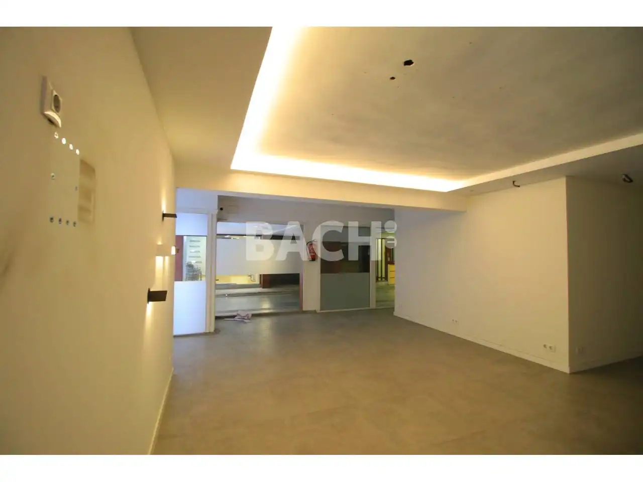 Commercial properties for rent in Calle manlleu, 50, Nord