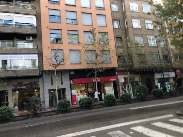 Local comercial en venda a Calle de Arias, imagen 21