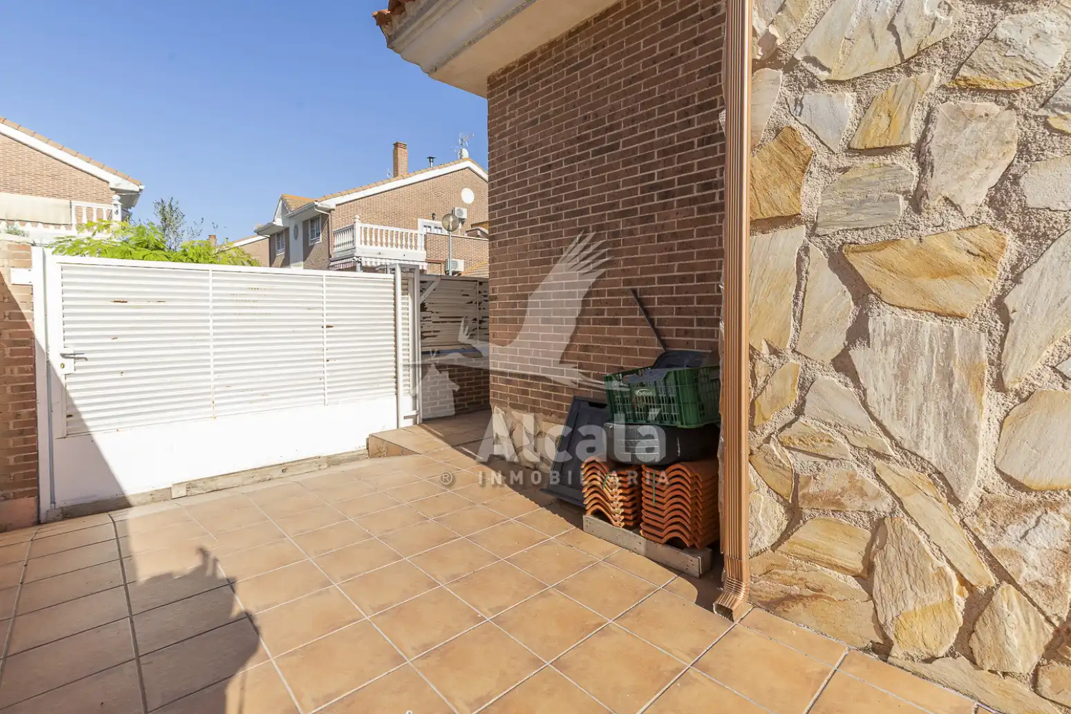 Vista exterior de Casa o chalet en venta en Los Santos de la Humosa con Calefacción y Trastero