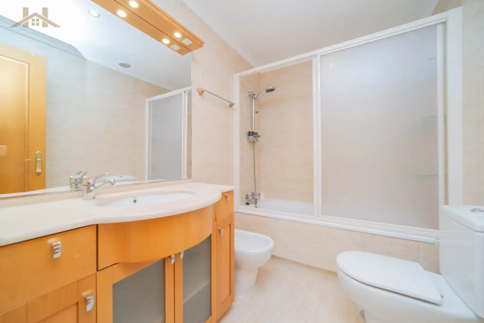 Baño de Piso en venta en Boadilla del Monte con Aire acondicionado, Calefacción y Jardín privado