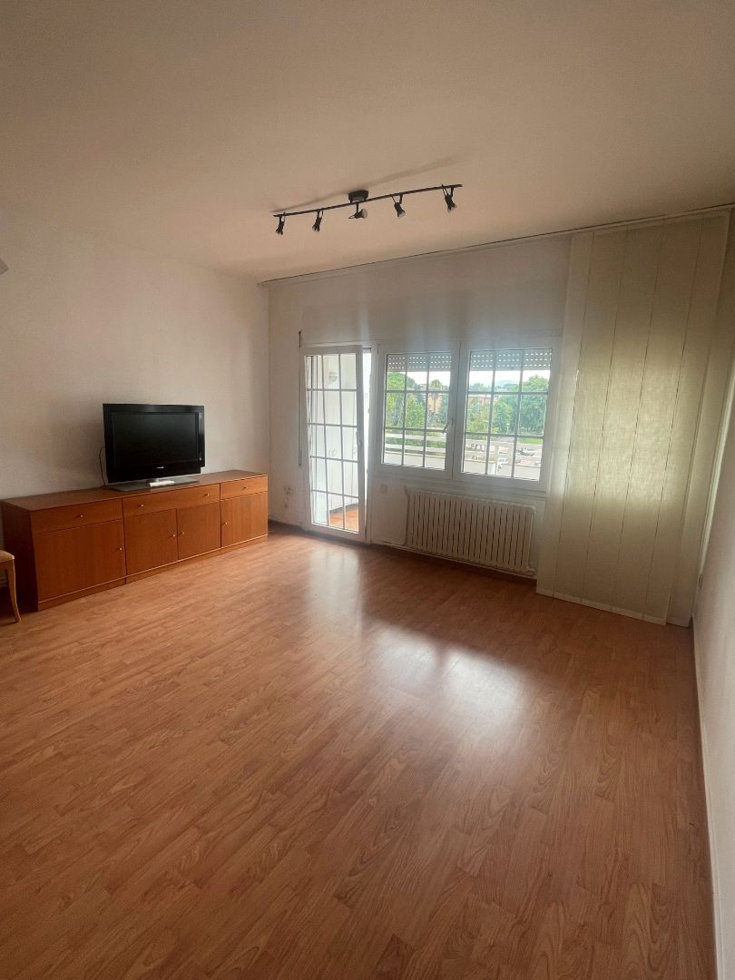 Living room of Flat to rent in Montornès del Vallès  with Air Conditioner, Heating and Parquet flooring
