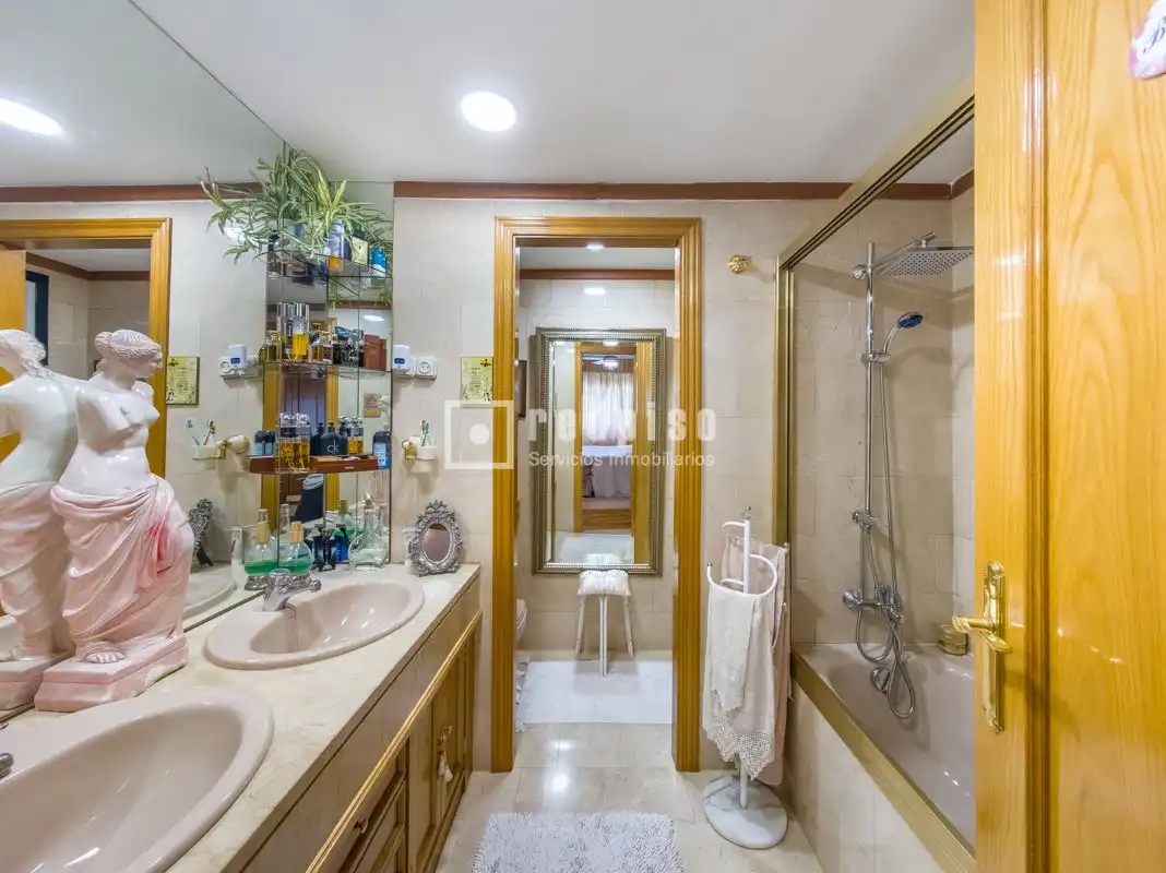 Baño de Casa o chalet en venta en Alcorcón con Aire acondicionado, Calefacción y Jardín privado