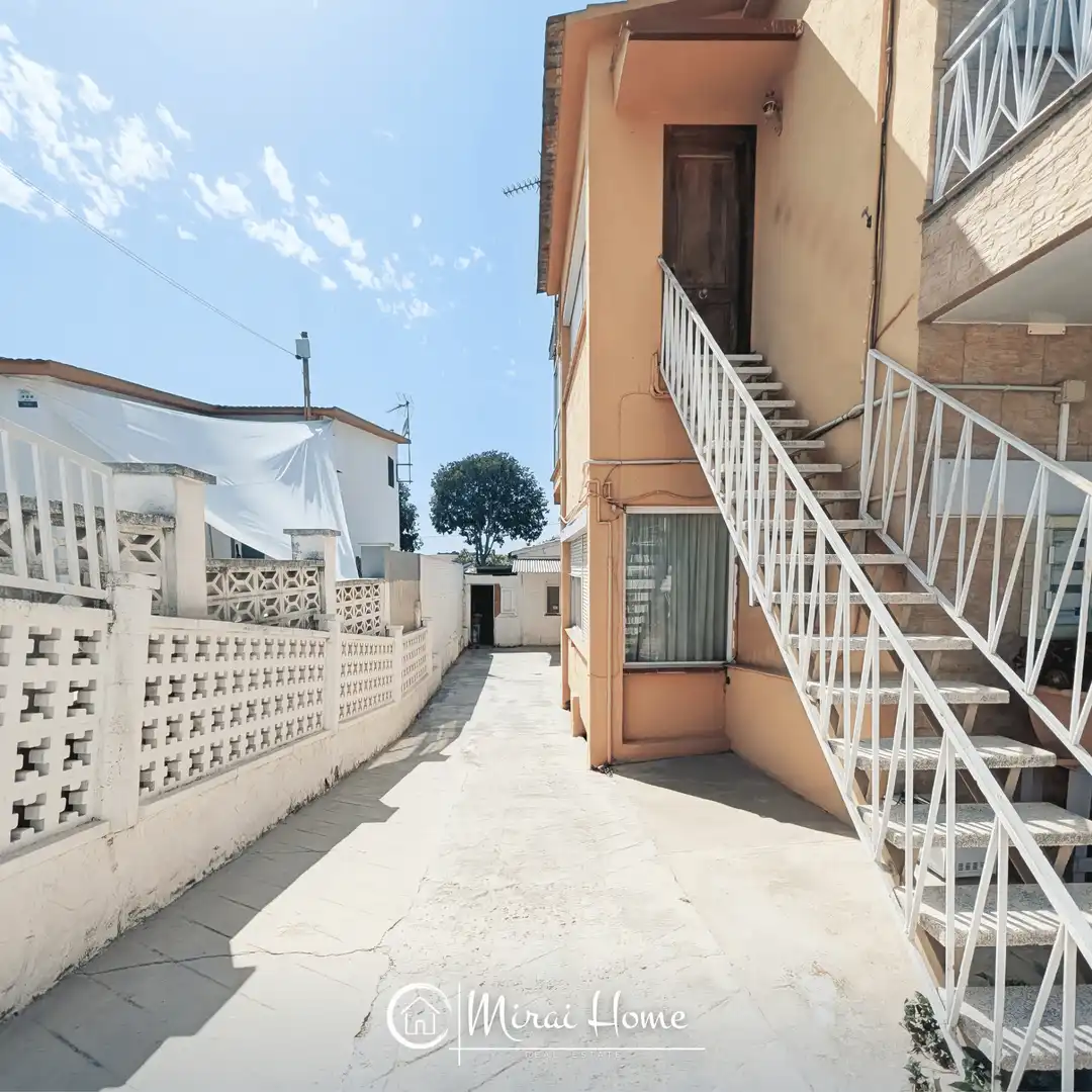 Vista exterior de Casa o xalet en venda en Parets del Vallès amb Aire condicionat, Calefacció i Jardí privat
