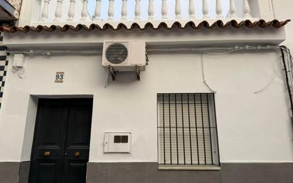 Vista exterior de Casa adosada en venda en Tomares