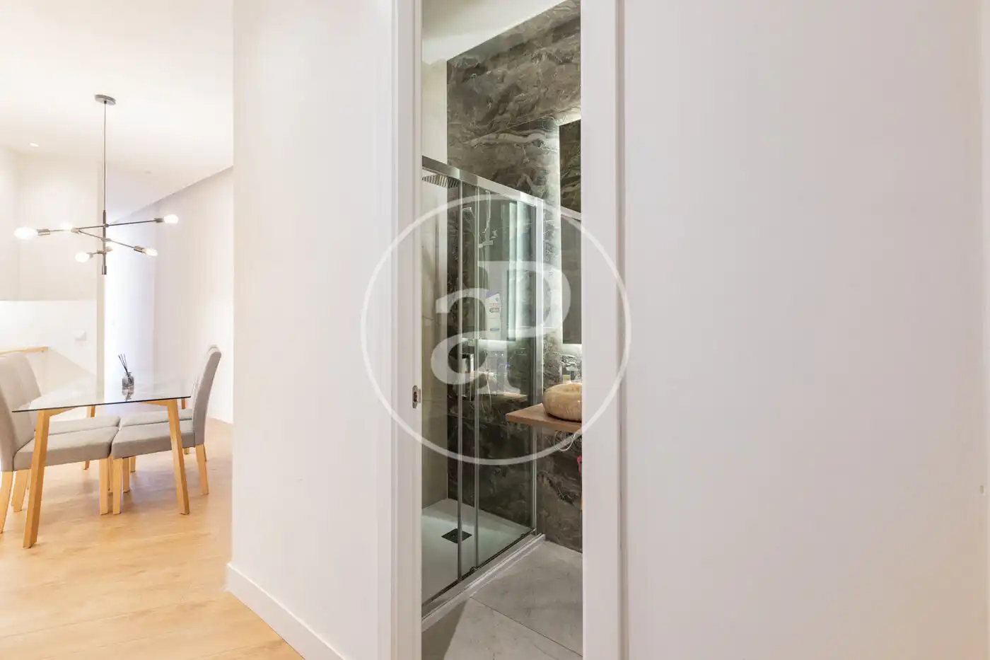Bathroom of Flat for rent in Madrid  with Air Conditioner, Heating and Furnished