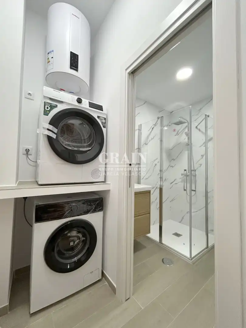 Bathroom of Apartments for rent in Albacete  with Air Conditioner and Heating