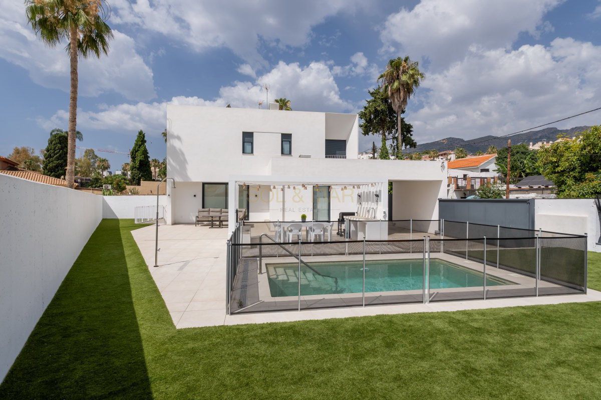 Exterior view of House or chalet to rent in Torremolinos  with Air Conditioner, Heating and Storage room