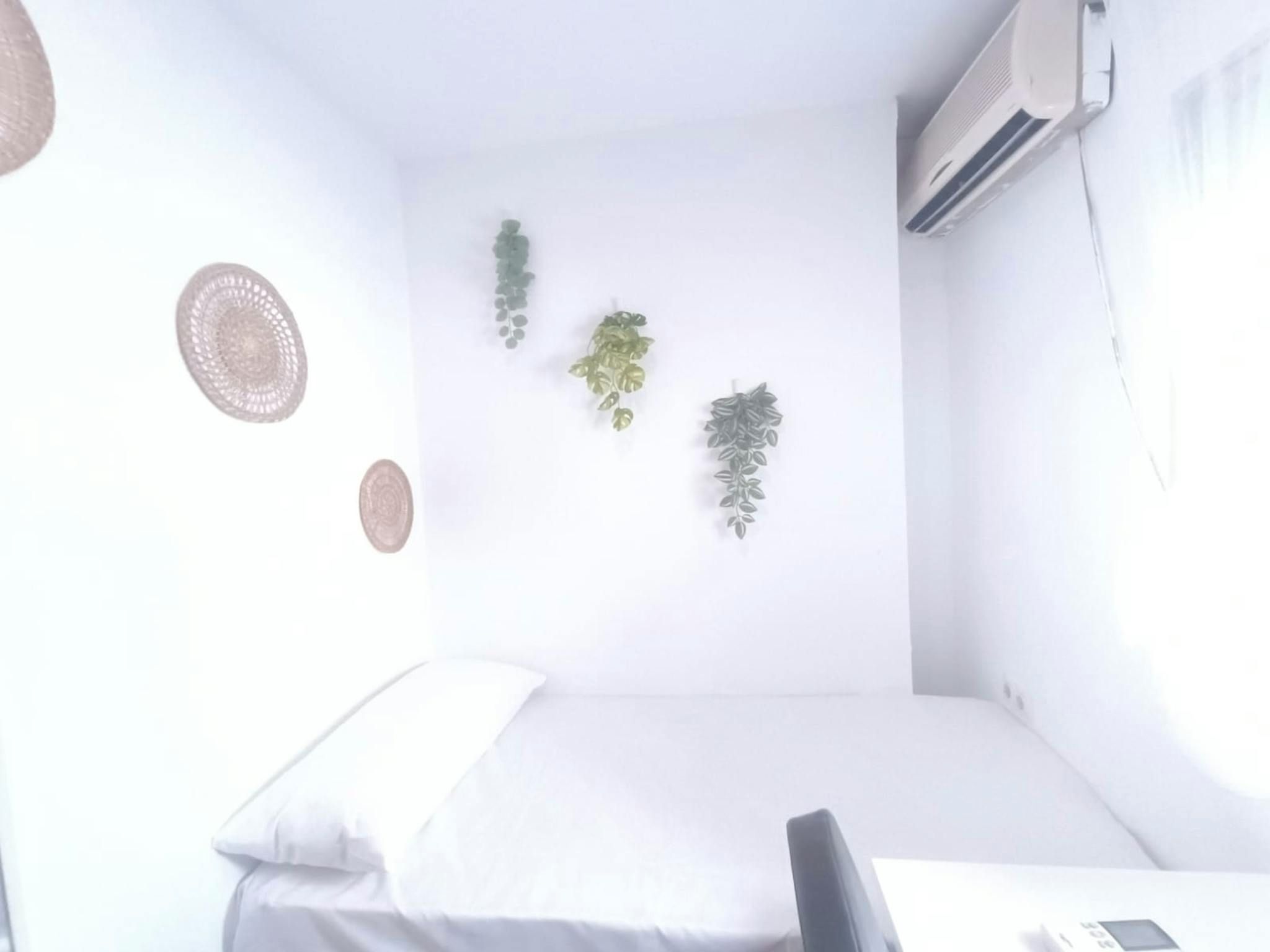 Habitación de Piso para compartir en  Sevilla Capital con Amueblado, Lavadora y TV