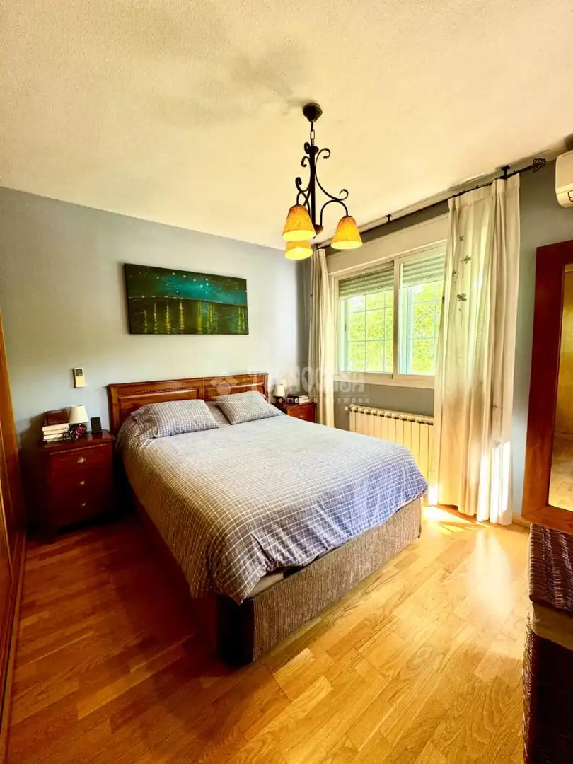Schlafzimmer von Einfamilien-Reihenhaus zum Verkauf in Alcalá de Henares mit Klimaanlage, Heizung und Gemeinschaftspool