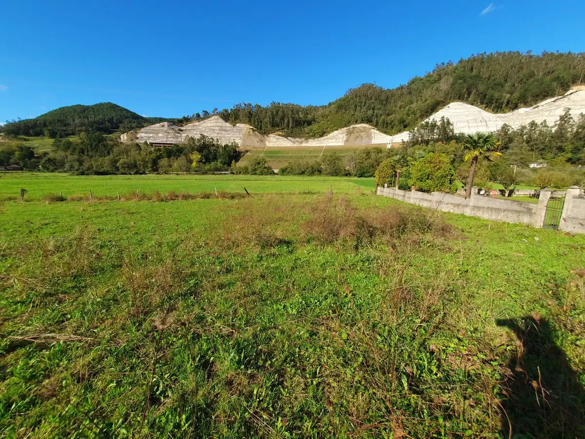 Terrenos y solares en venta en Salas