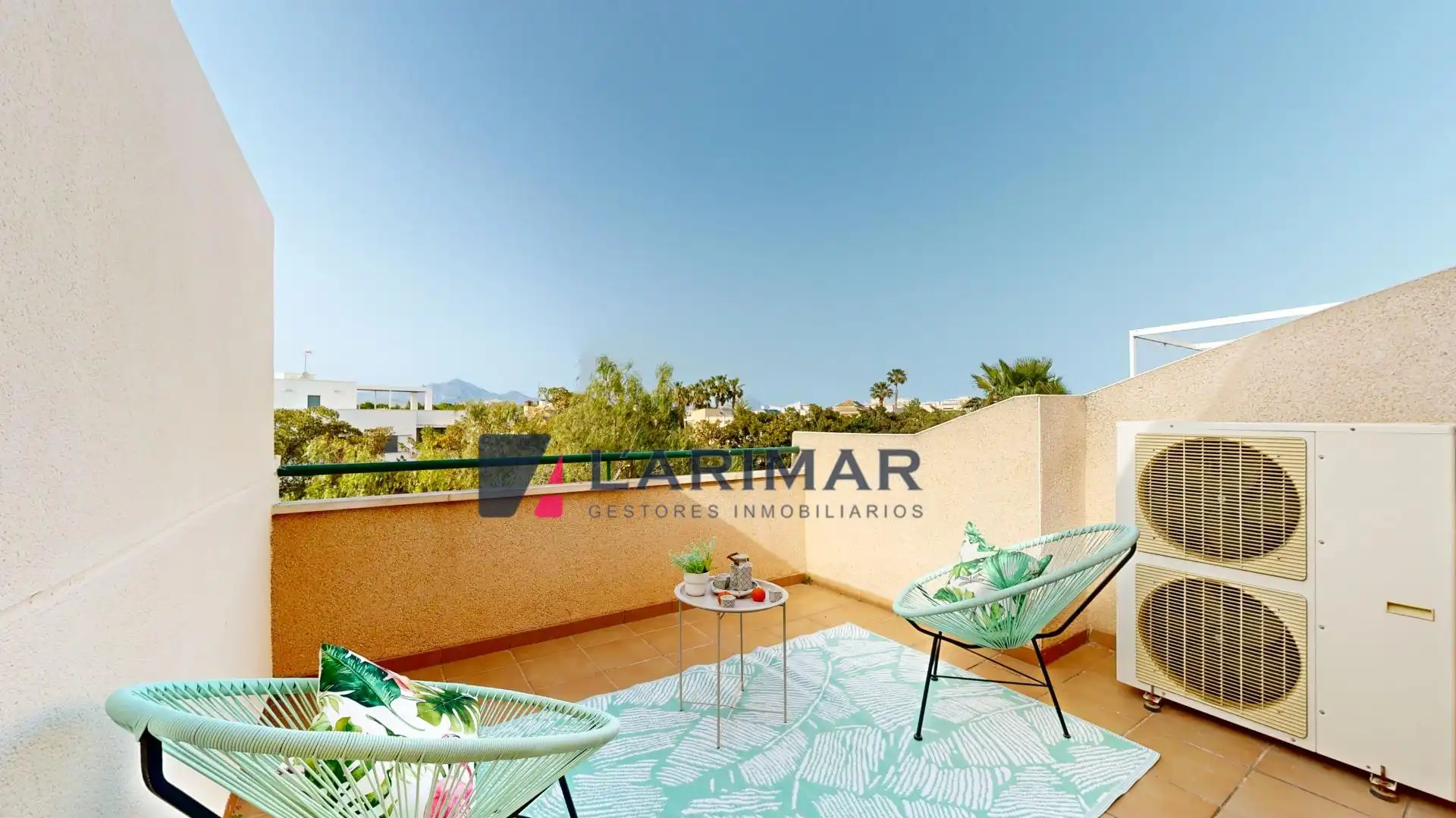 Terrassa de Casa adosada en venda en Alicante / Alacant amb Aire condicionat, Jardí privat i Terrassa