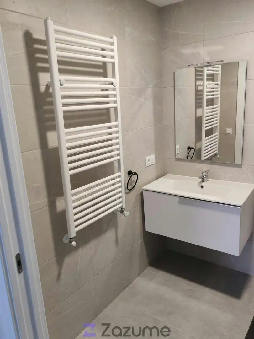 Baño de Piso de alquiler en Cáceres con Aire acondicionado, Calefacción y Parquet