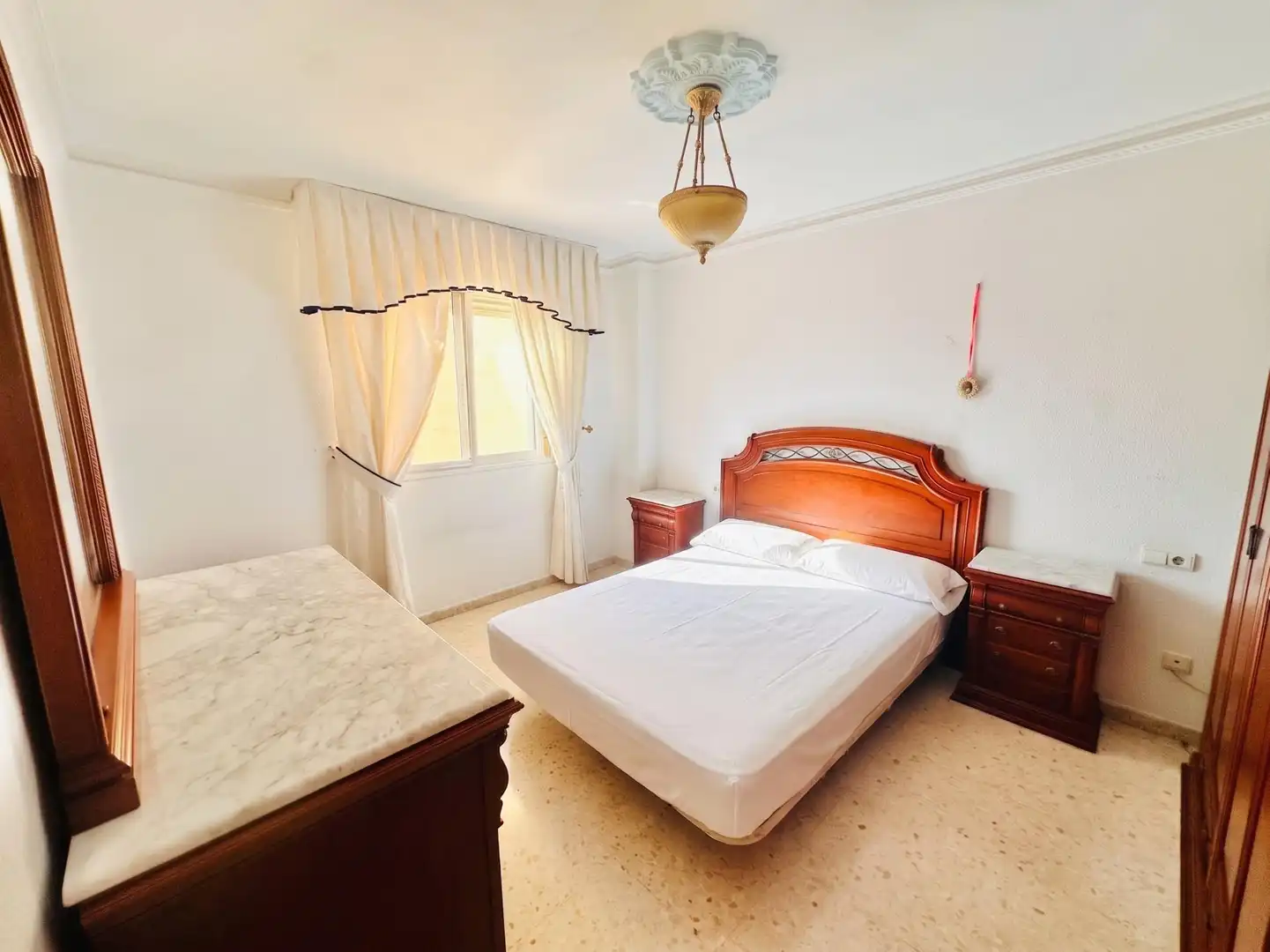 Piso en venta en Calle MONTSERRAT ROIG, Martiricos - La Roca - La Rosaleda