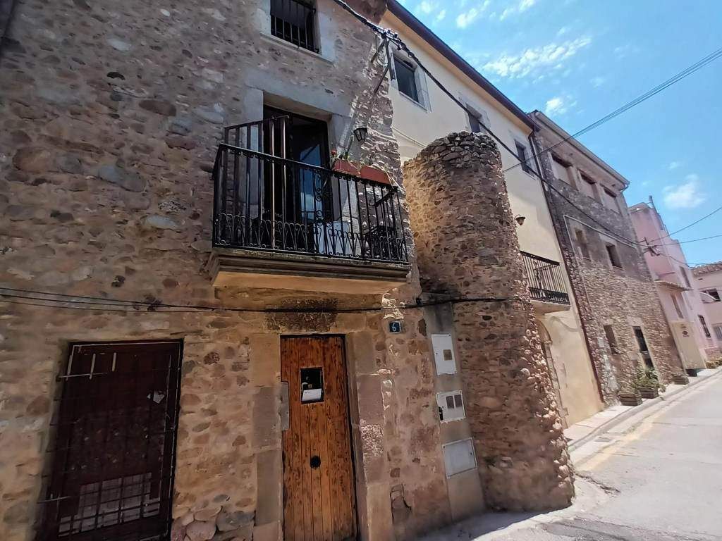 Exterior view of Single-family semi-detached for sale in Cabanes (Girona)  with Heating