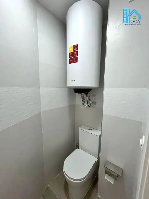 Bathroom of Flat for sale in Madrid  with Air Conditioner