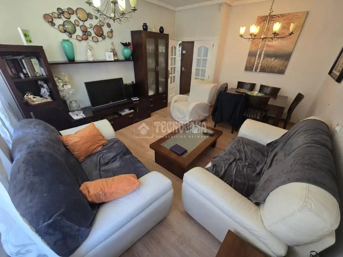 Living room of Flat for sale in Madrid  with Air Conditioner, Heating and Parquet flooring
