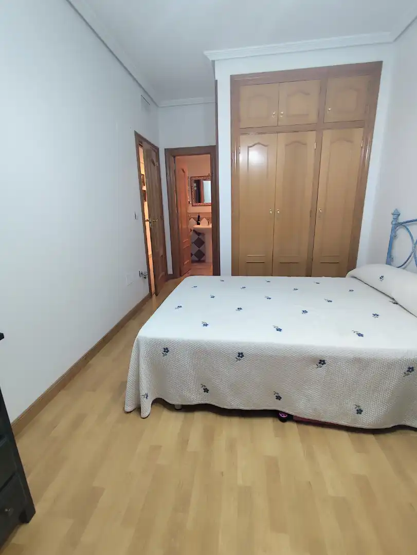 Habitación de Apartamento en venta en Benalmádena con Aire acondicionado, Terraza y Trastero
