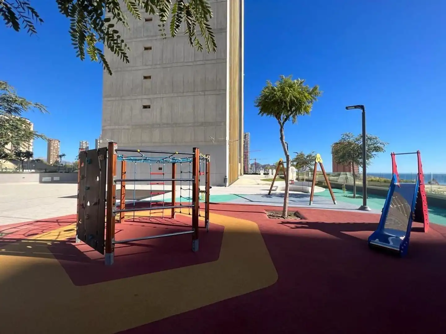 Piscina de Casa o xalet de lloguer en Benidorm amb Aire condicionat, Jardí privat i Moblat