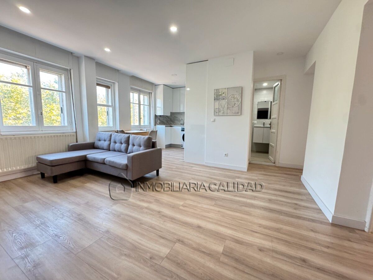 Exterior view of Flat to rent in Burgos Capital  with Heating and Furnished