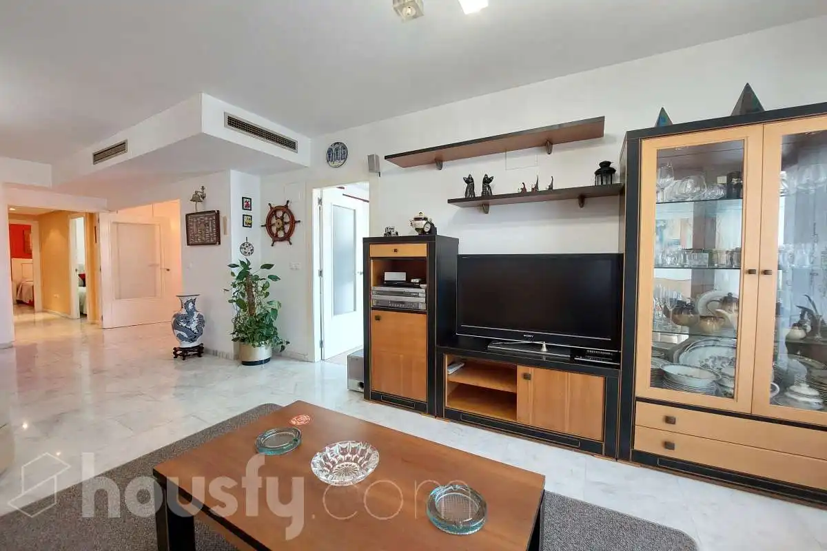 Sala d'estar de Pis en venda en Villajoyosa / La Vila Joiosa amb Aire condicionat, Jardí privat i Terrassa