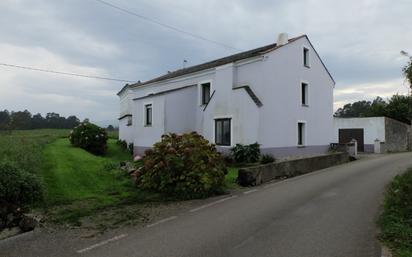 Außenansicht von Haus oder Chalet zum verkauf in Tapia de Casariego mit Heizung und Parkett