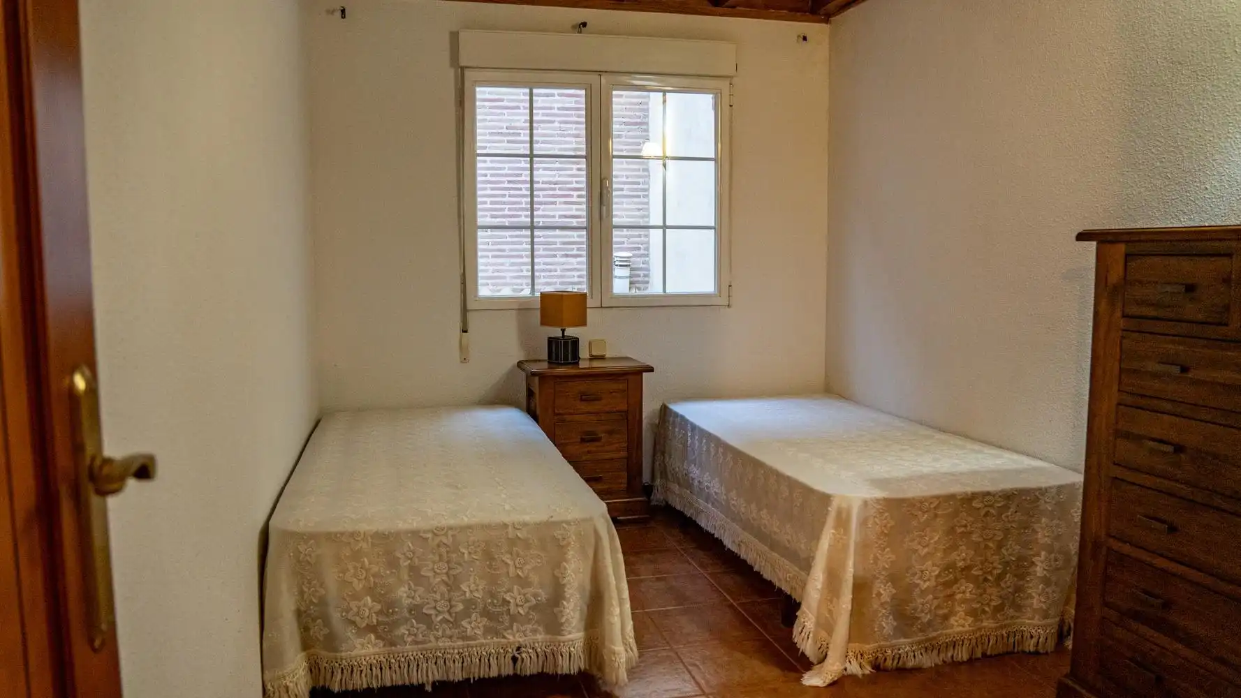 Schlafzimmer von Einfamilien-Reihenhaus zur Miete in Miraflores de la Sierra mit Heizung, Möbliert und Balkon