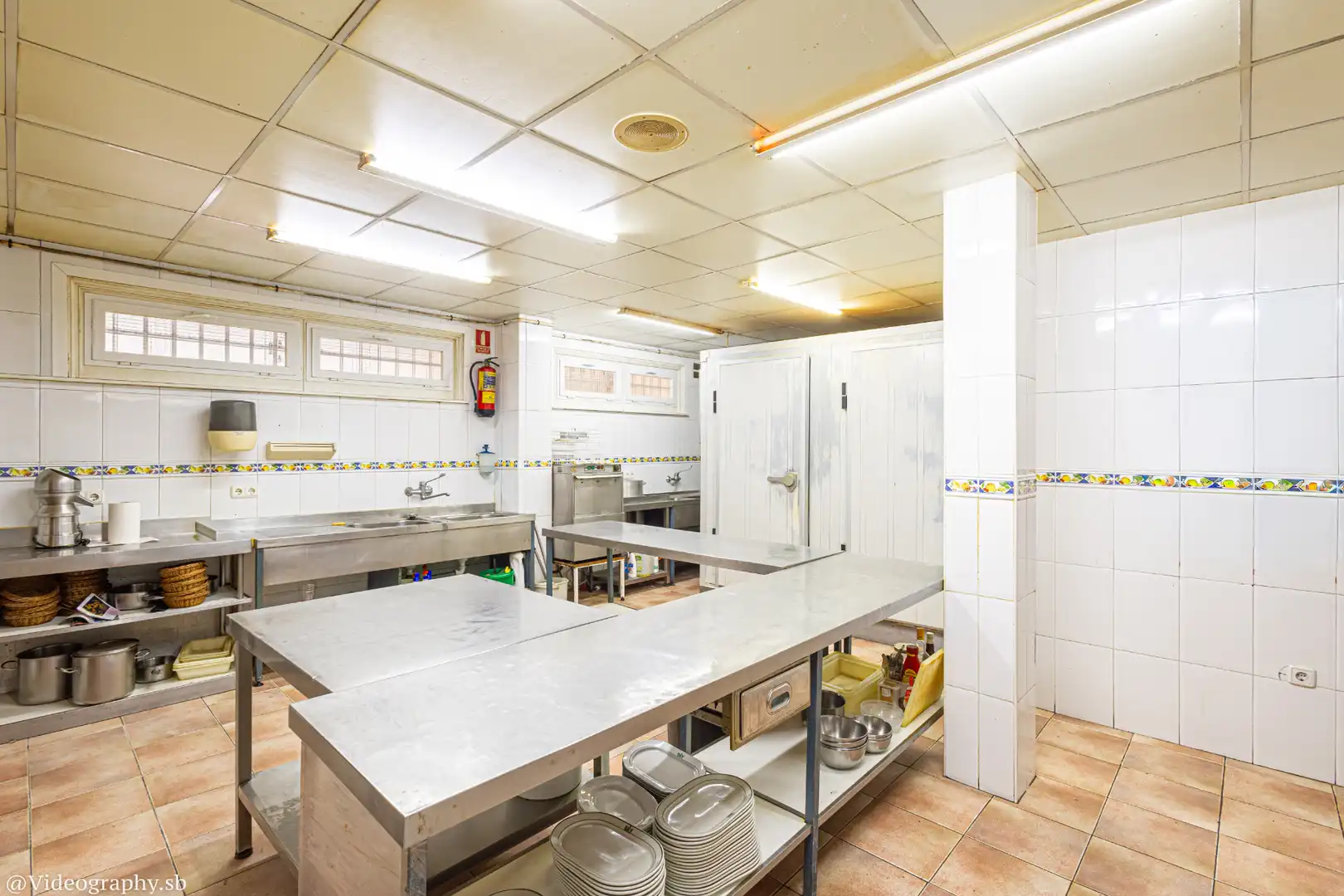 Cuina de Local en venda en Collado Villalba amb Aire condicionat, Calefacció i Terrassa