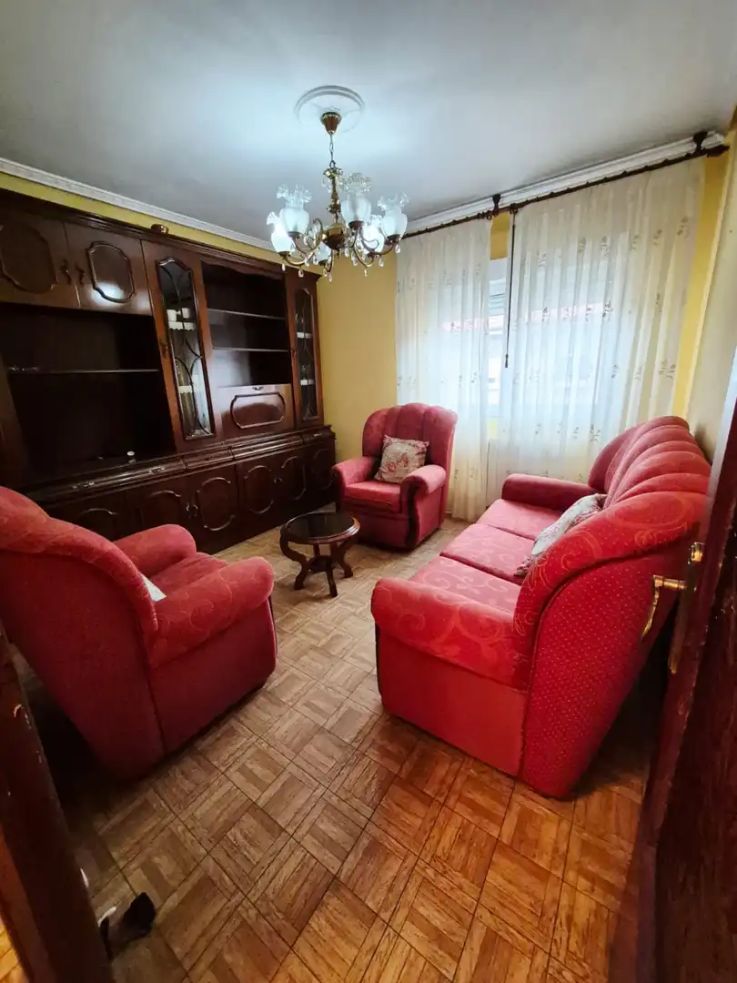 Sala de estar de Piso en venta en Corvera de Asturias con Calefacción