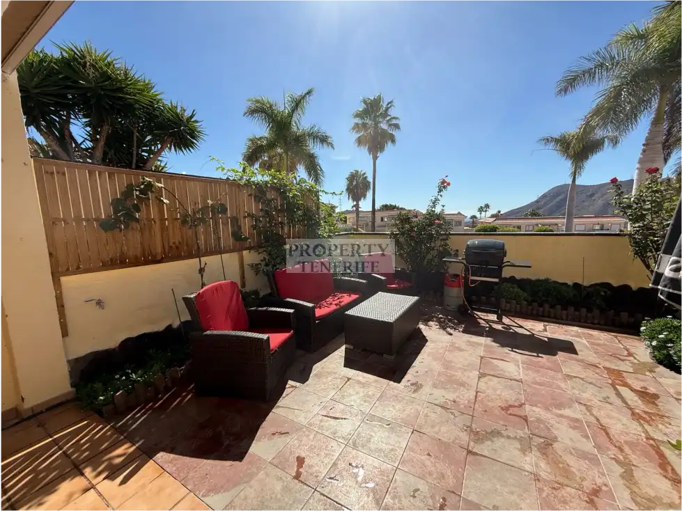 Terrasse von Wohnungen zum Verkauf in Arona mit Terrasse, Schwimmbad und Möbliert