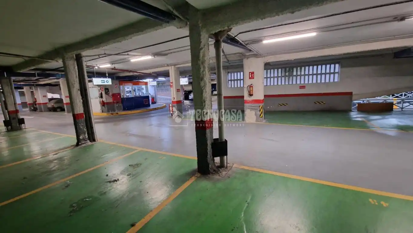 Parking de Piso en venta en Madrid con Calefacción