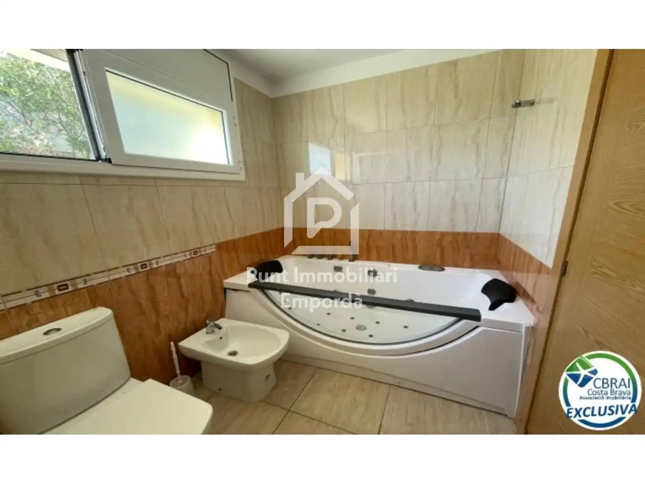 Casa amb piscina en venda a Calle Miró, imagen 24