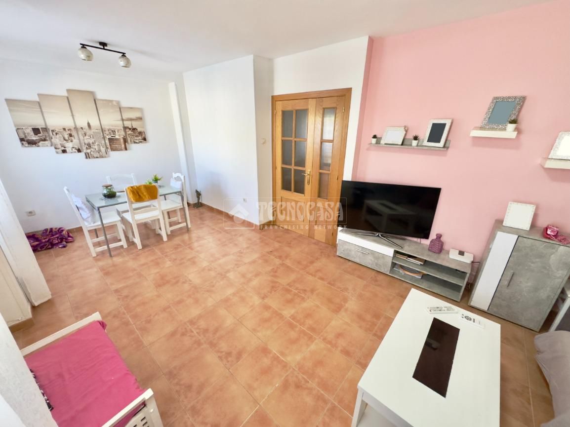 Living room of Single-family semi-detached for sale in Valdeaveruelo  with Heating, Parquet flooring and Terrace