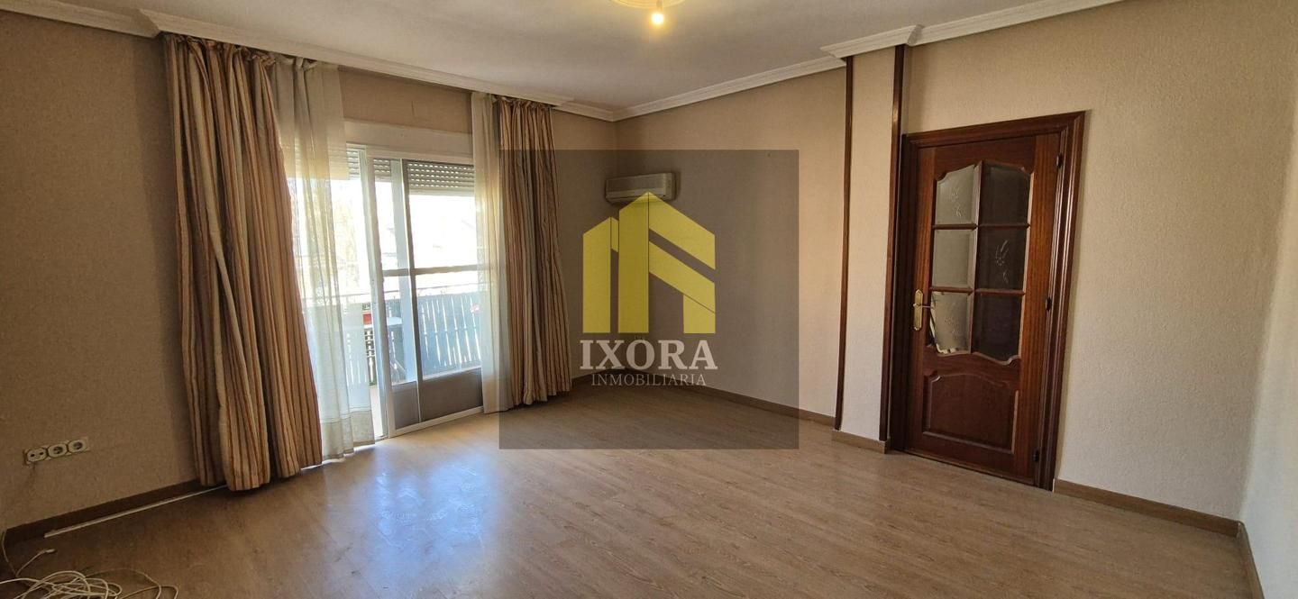 Flat for sale in Úbeda, San Gonzalo