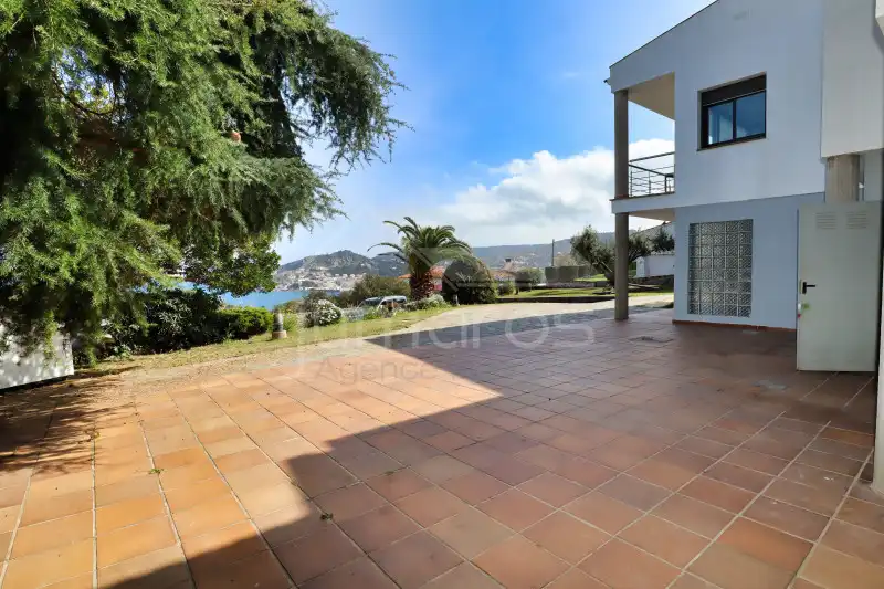 Vista exterior de Casa o xalet en venda en El Port de la Selva amb Aire condicionat, Calefacció i Traster