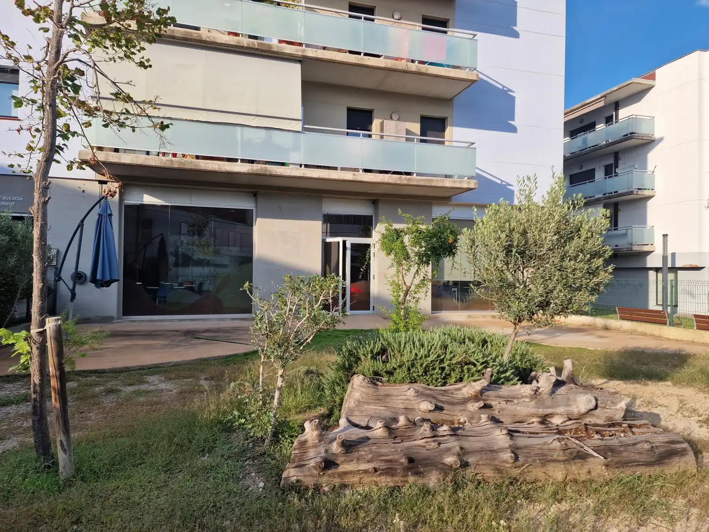 Vista exterior de Local en venta en Sant Julià de Ramis con Aire acondicionado