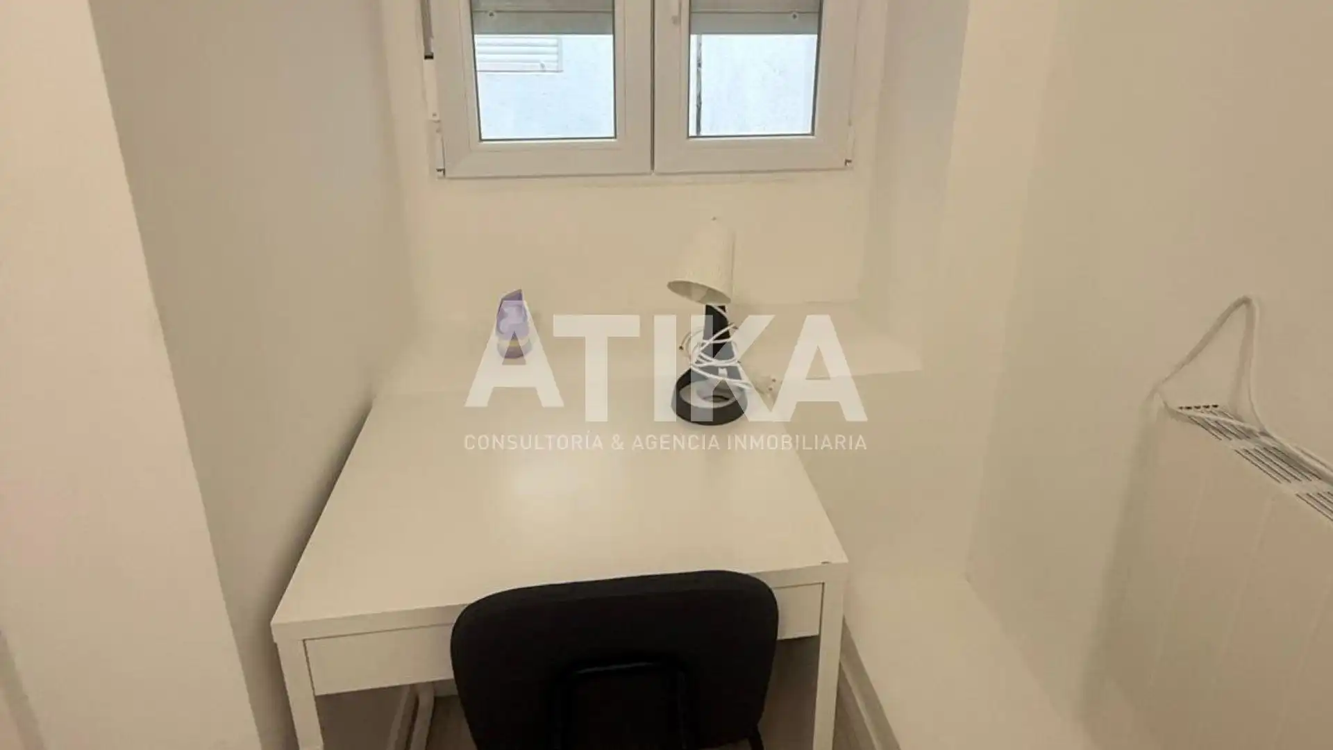 Bedroom of Flat for share in Ontinyent  with Air Conditioner, Heating and Parquet flooring