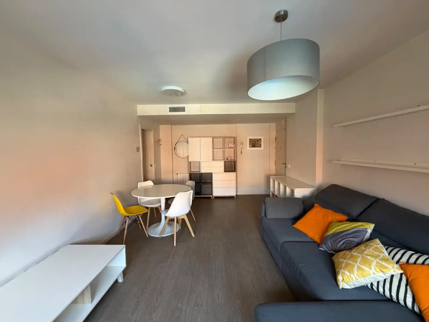 Sala de estar de Piso de alquiler en Alcobendas con Aire acondicionado, Calefacción y Piscina comunitaria