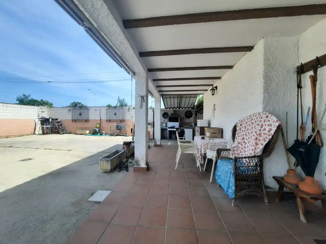 Außenansicht von Haus oder Chalet zum Verkauf in Escalona mit Klimaanlage, Heizung und Abstellraum
